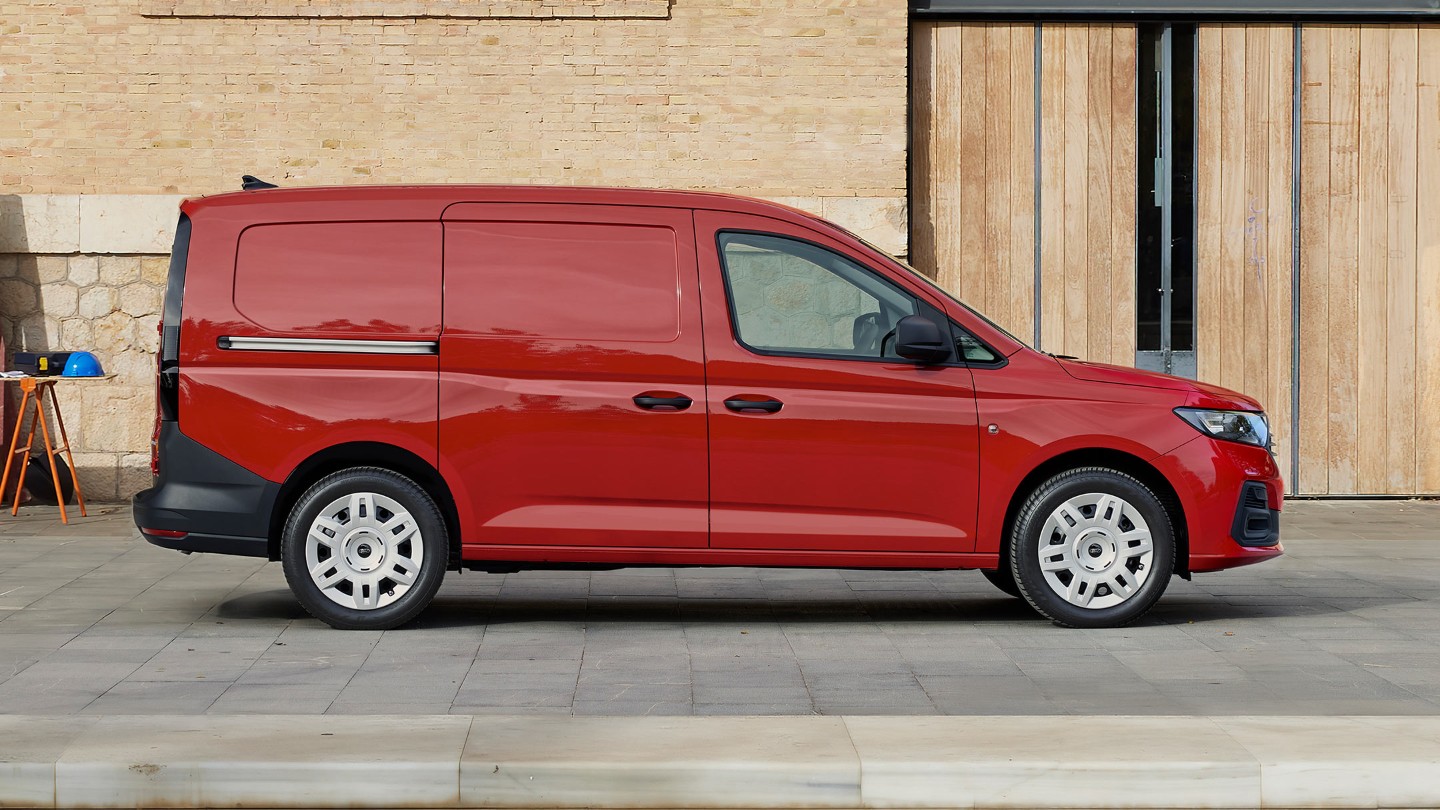 Ford Transit Connect Rood Zijkant Geparkeerd