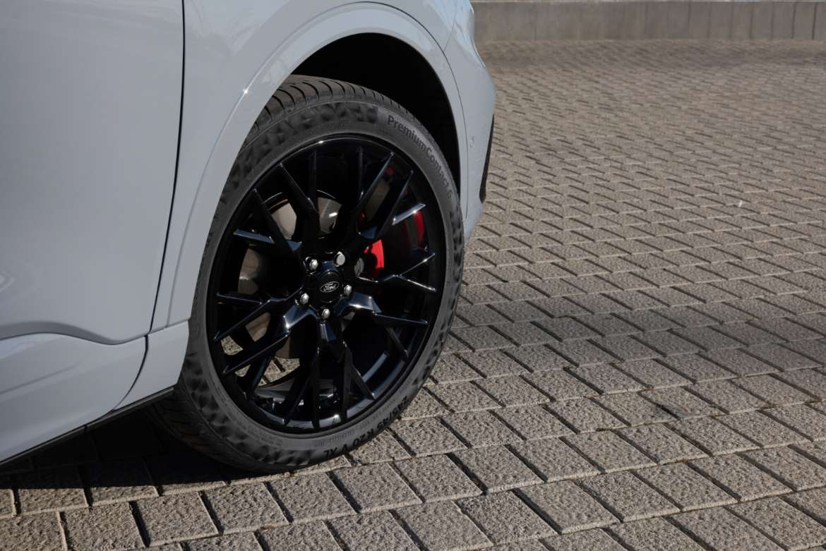 Nieuwe Ford Kuga Graphite Tech Edition rechter voorwiel