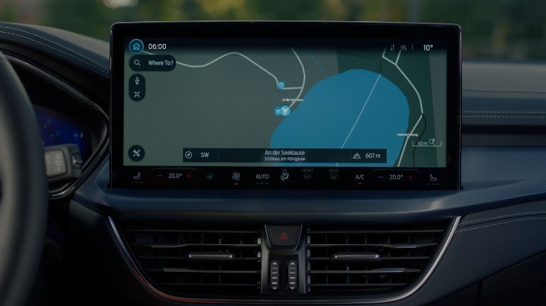 Ford Focus Connected Navigation op een SYNC 4-scherm in het dashboard
