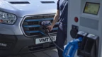 Ford E Transit Opladen Aan De Voorkant